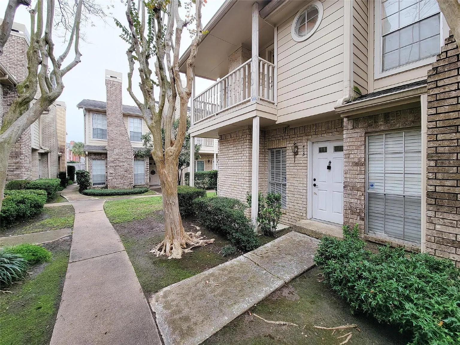 2 bed, 1.5 bath, 1104 sqft, $1,295 — Photo 1