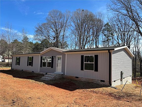 3rd image of 6008 Apple Wyrick Rd