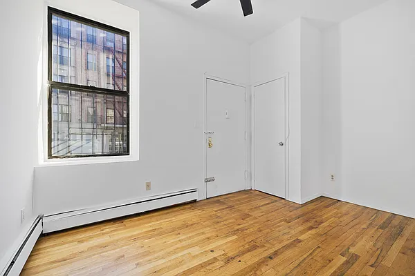 Rented by MNS | media 4