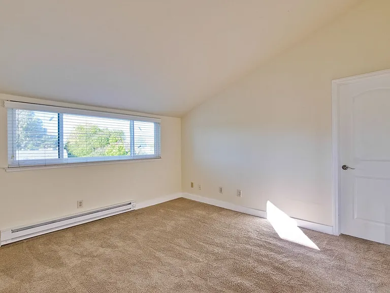 2040 W Middlefield Rd #2 — Photo 13
