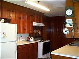 4th image of 600 West Ln