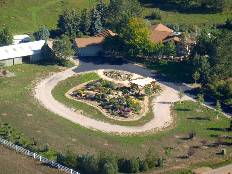 View of house and front yard