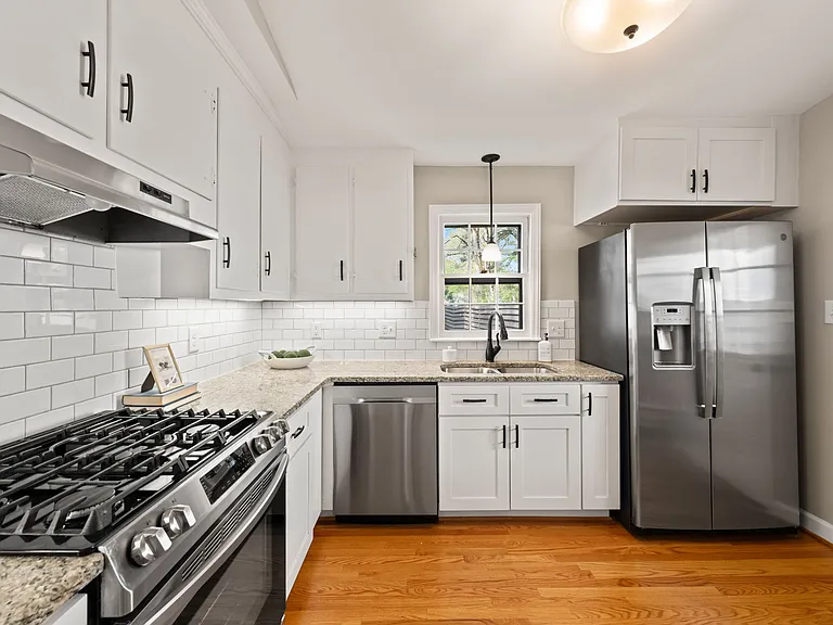 2502 Englewood Ave — Photo 16