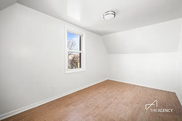 Rented by The Agency | media 4