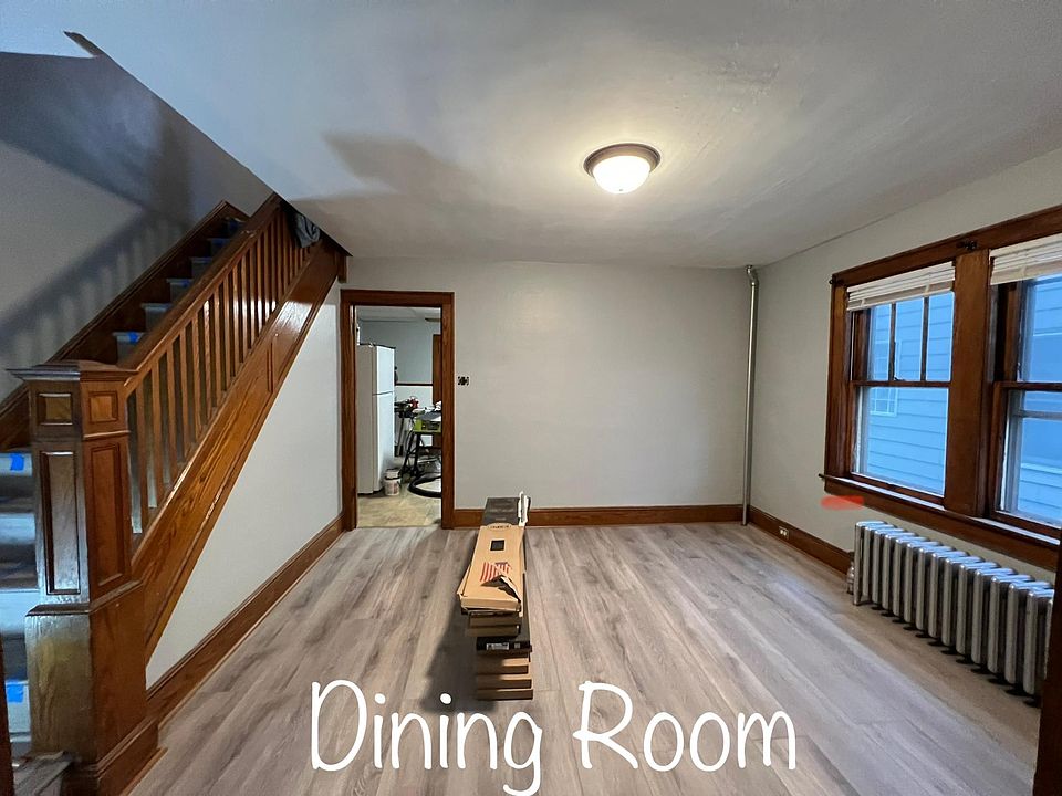 1st image of 620 E Scott St #1/2
