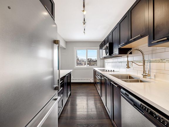 4th image of 10015 83rd Ave NW #32