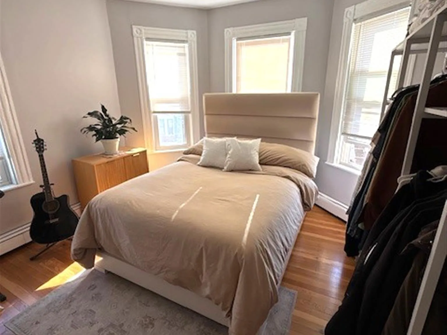 3 bed, $4,000 — Photo 2