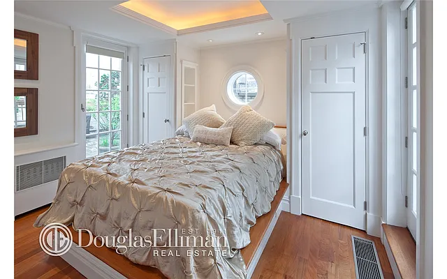 Rented by Douglas Elliman | media 6