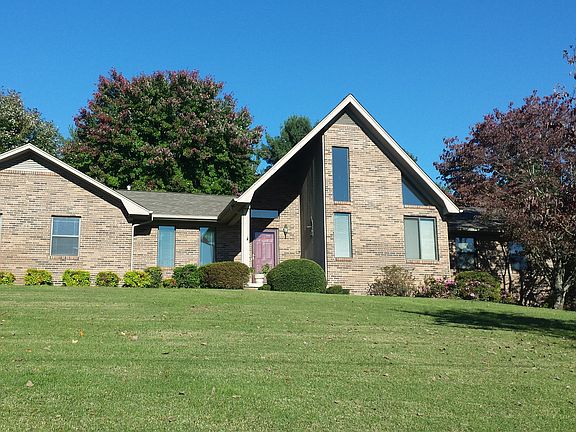 2nd image of 1574 Crestview Cir