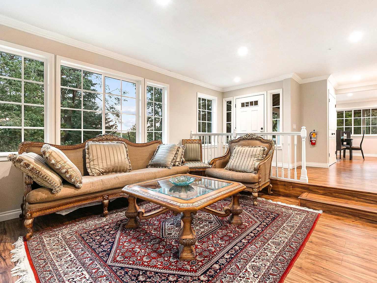 4 bed, 2316 sqft, $2,900 — Photo 3