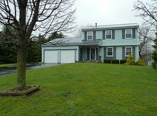 37 Paddock Dr, Henrietta, NY 14467