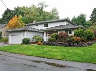 10754 Country Club Ln S, Seattle, WA 98168