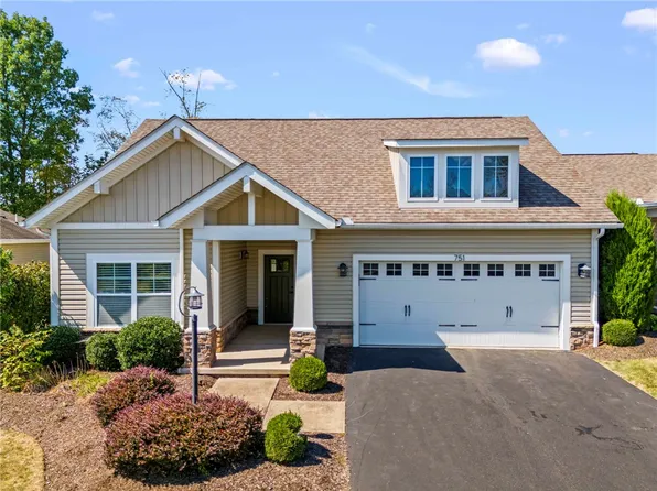 751 Mission Hills Dr, Canonsburg, PA 15317