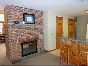 kitchen bar FP w slate hearth