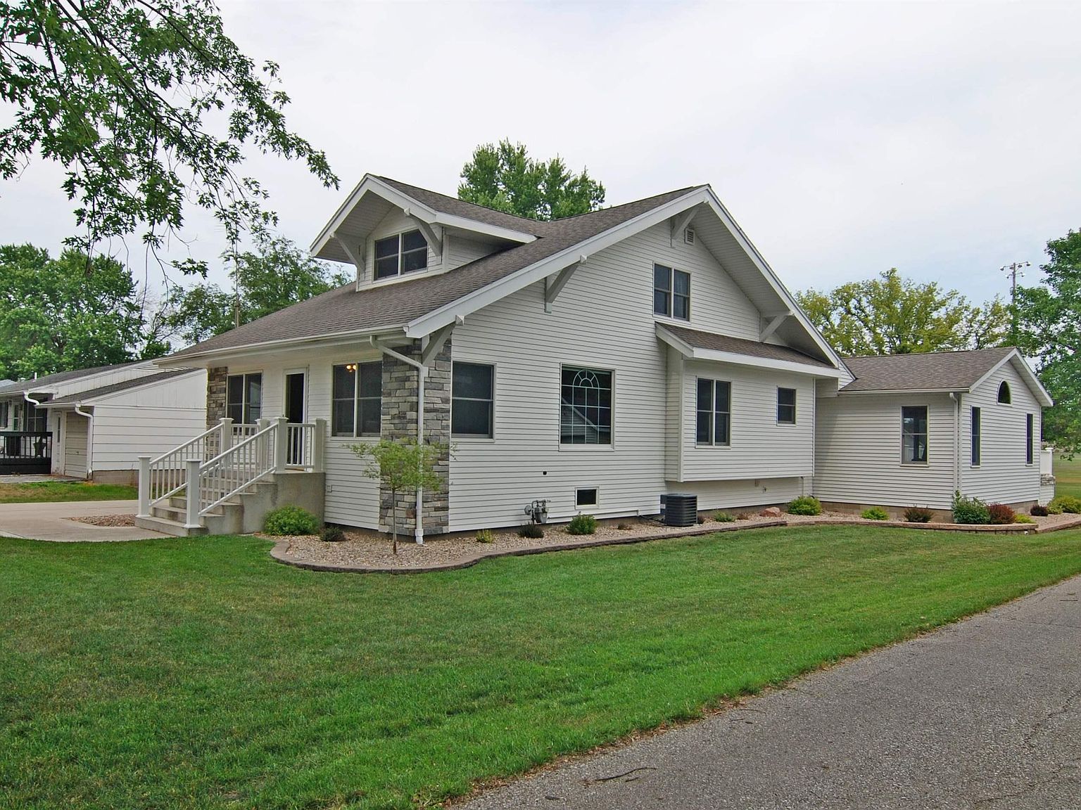 708 N Main St, Fonda, IA 50540 Zillow