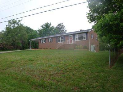 224 Farmingdale Ave, Winston Salem, NC, 27107