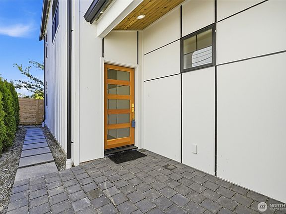 2nd image of 5948 18 Avenue SW #2