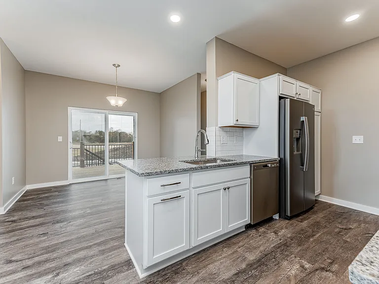1603 W Gemstone St — Photo 7