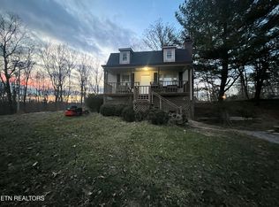 397 Whitaker Ln, Tazewell, TN 37879