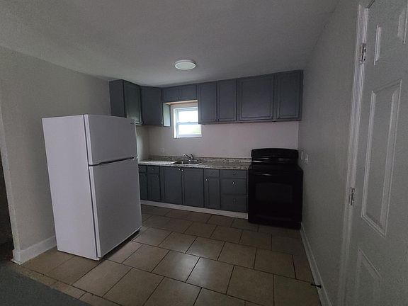2nd image of 1421 Logan St W #1