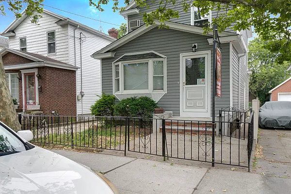Sold by Keller Williams Realty of Greater Nassau | media 18