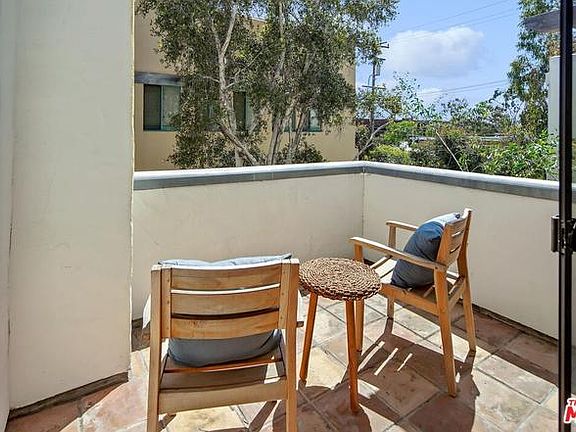 5th image of 2652 29th St Unit 4