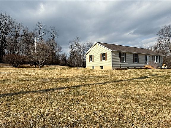 4th image of 18473 Blue Ridge Mountain Rd