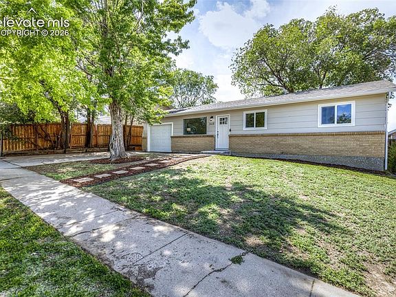 3rd image of 1618 Carmel Dr