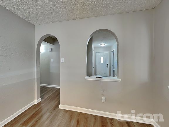 5th image of 1100 Green Hill Dr