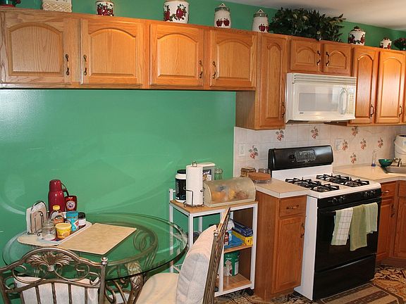 3rd image of 9226 Kaufman Pl