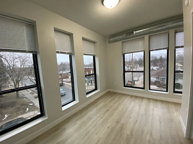 3325 E 52nd St #203 — Photo 18