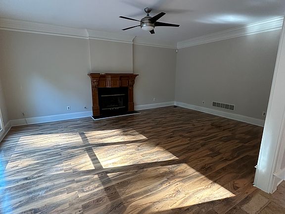 2nd image of 6415 Barwick Ln