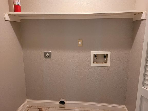 4th image of 9215 Clarewood Dr #202