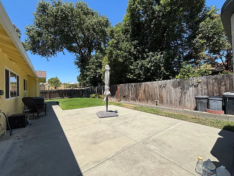 401 Klamath Dr — Photo 20