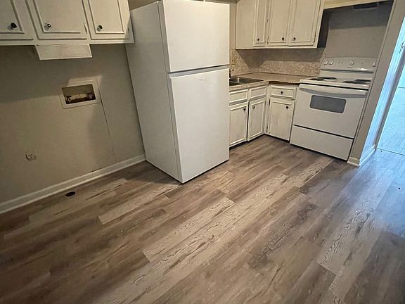 5th image of 30 Carolane Dr #L