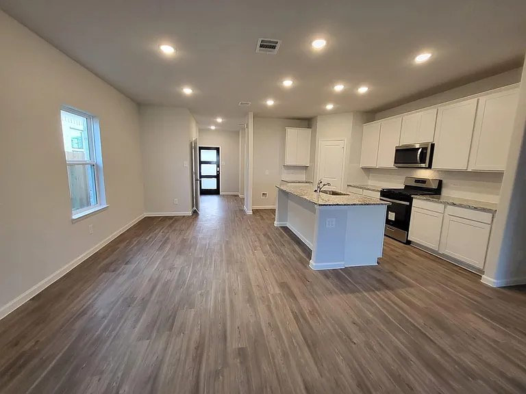 8030 Peppercorn St — Photo 2