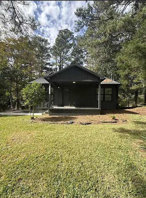 2107 Pinehurst Dr