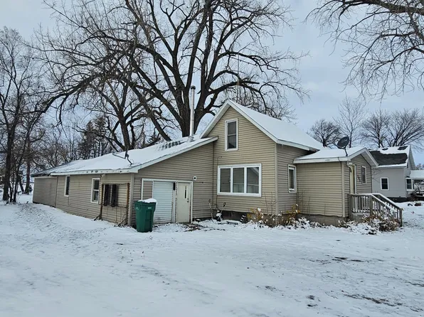 705 Neill St, Buxton, ND 58218