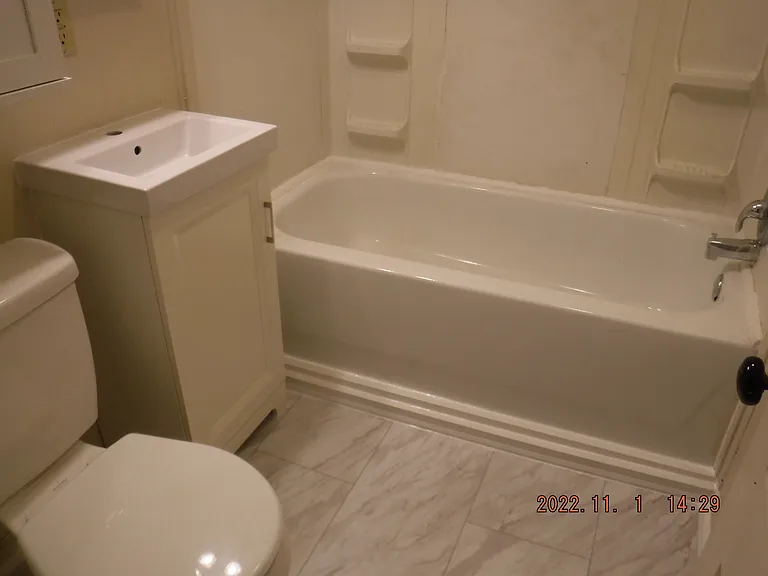 116 S G St #B — Photo 3