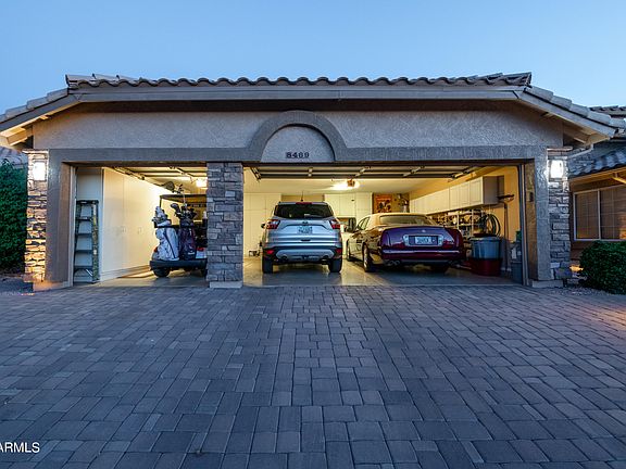 3rd image of 8469 W Escuda Drive