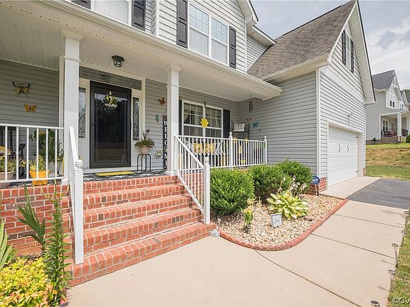3rd image of 8801 Lake Jordan Cir