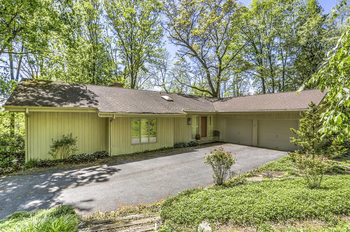 2338 Woodwick Rd photo 1