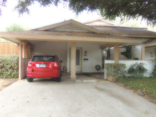 1st image of 737 Sceptre Cir