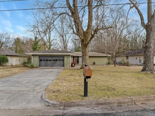 3706 Oakdale Ct NW, Huntsville, AL 35810