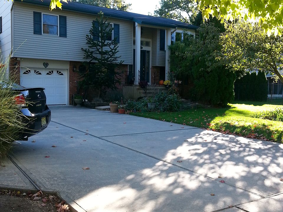 1st image of 1123 Roanoke Dr