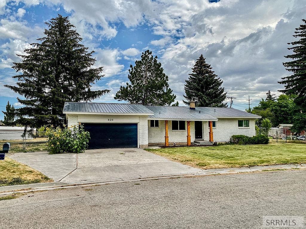 820 N Bergeson Dr Idaho Falls Id 83401 Mls 2138381 Zillow