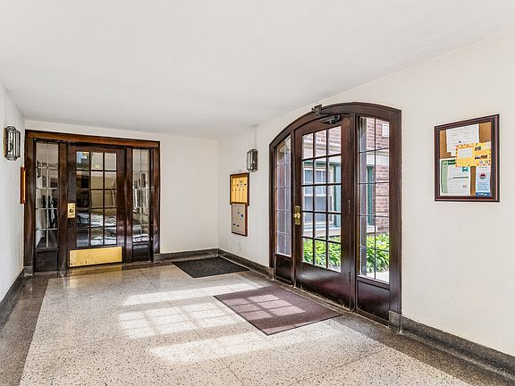4th image of 112 Lincoln Ave APT G