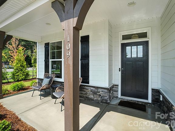 3rd image of 109 Summerhill Dr