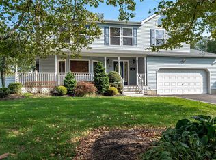 211 Jennings Ave, Patchogue, NY 11772