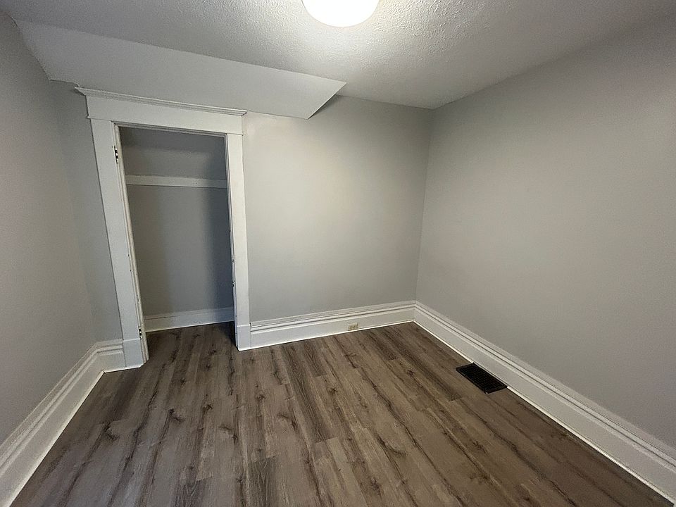1st image of 300 W 13th St #1/2